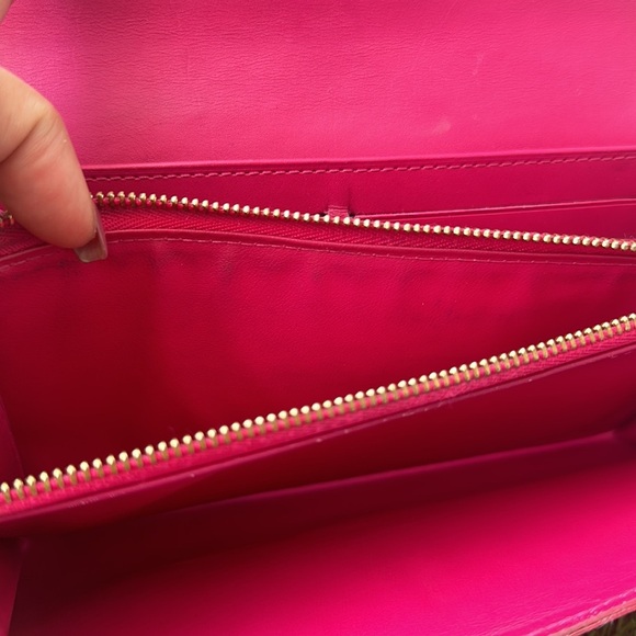 Louis Vuitton vintage patent leather, red zippy wallet. - Picture 11 of 13